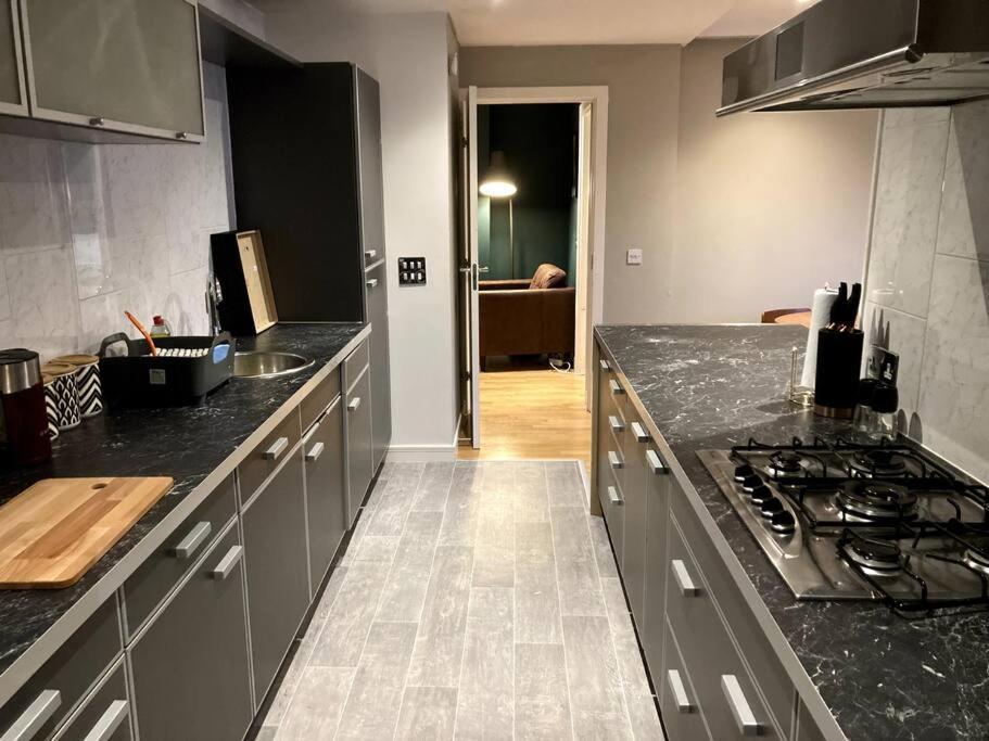グラスゴーStylish 2 Bed Accessible Flat Perfect Locationアパートメント エクステリア 写真